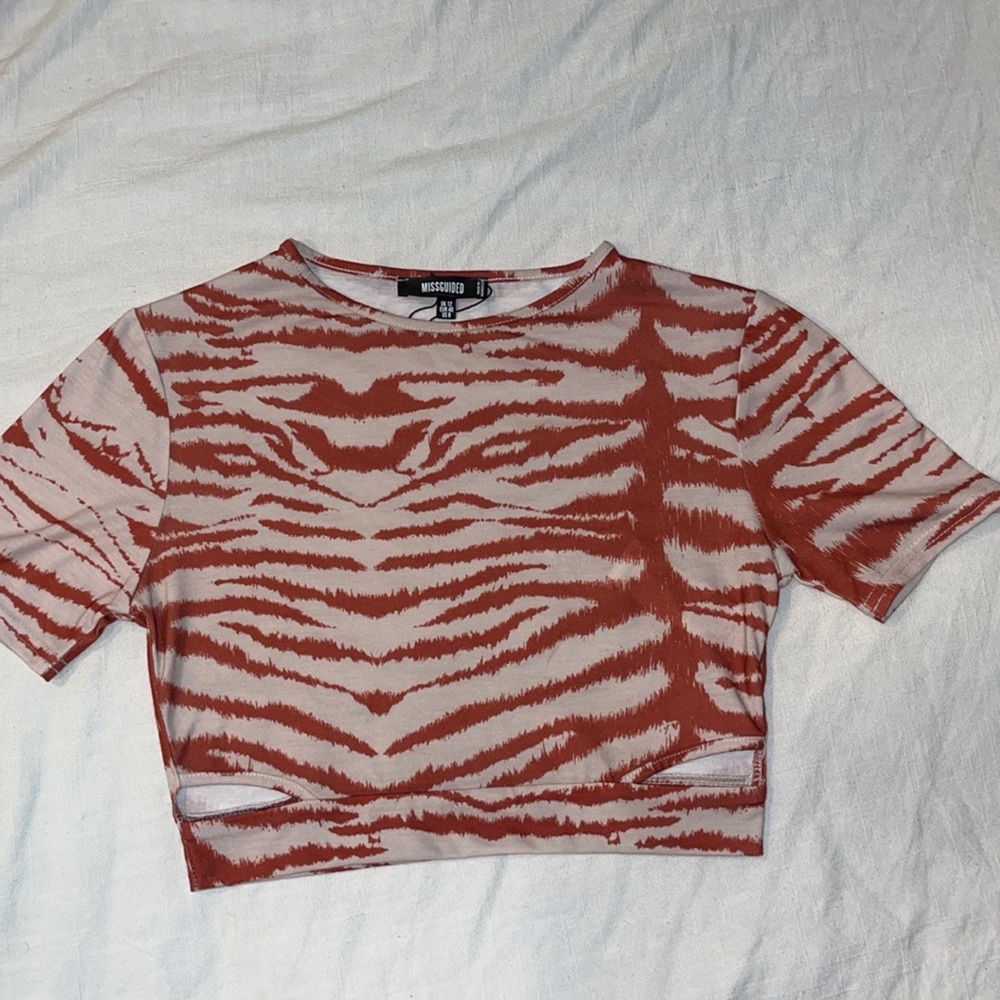 NWOT- missguided Animal print crop top.